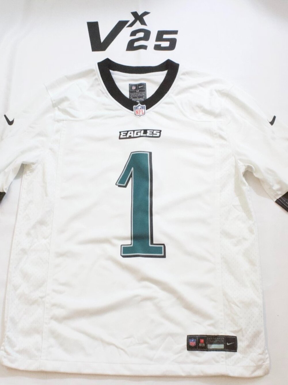 NEW Men's NFL Nike Philadelphia Eagles Jalen Hurts White Away Jersey Size Medium